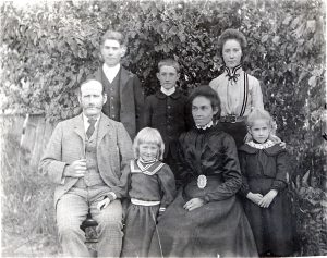 Menzies Family 1901 copy