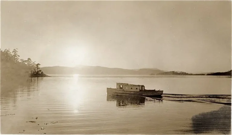 RoeslandShuttleSunset